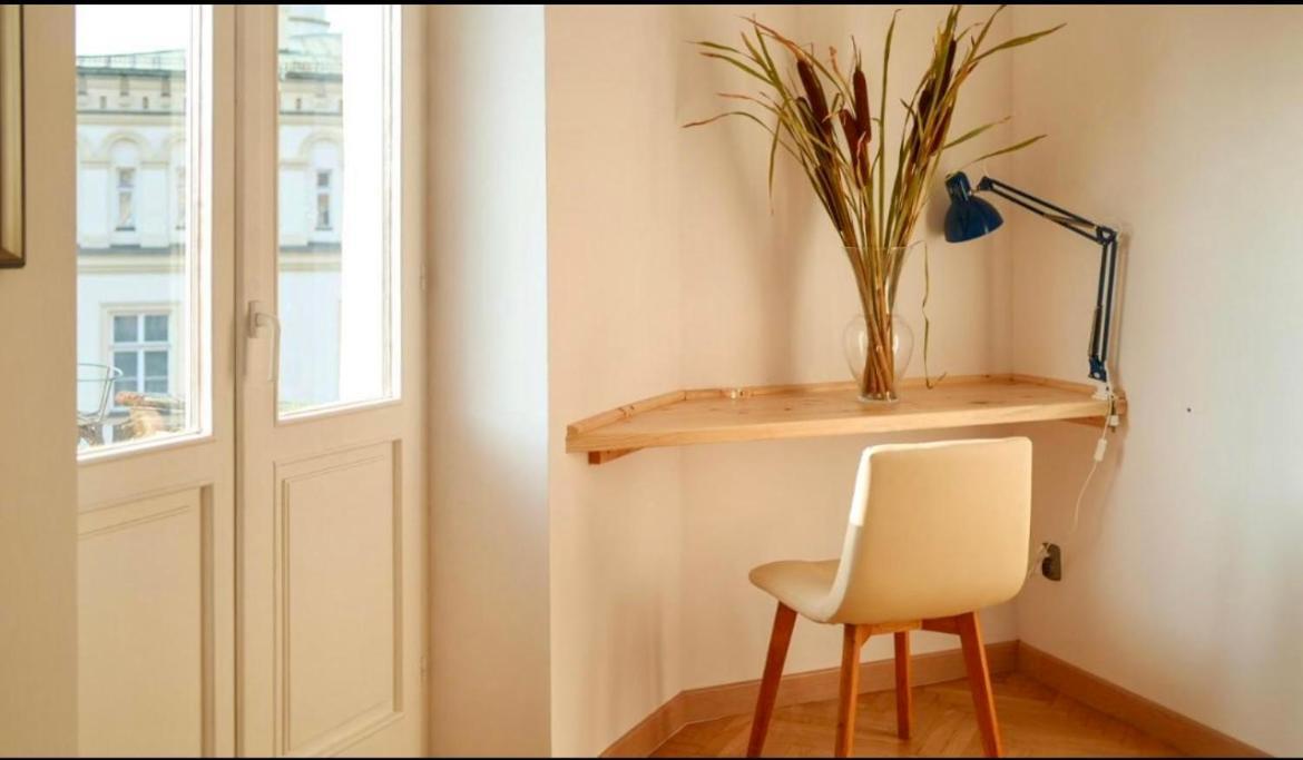 Chic Apartment In The Center Of Cracow Krakow Ngoại thất bức ảnh